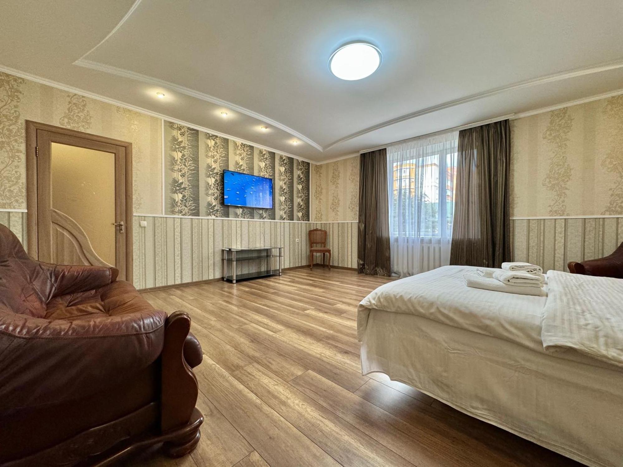 Apartpoltava 100 Квадратних Метрів Затишку В Серці Полтави, Корпусний Парк, Банківський Чек Luaran gambar